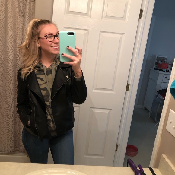 Meet your Posher, Devon - Picture 1 of 1